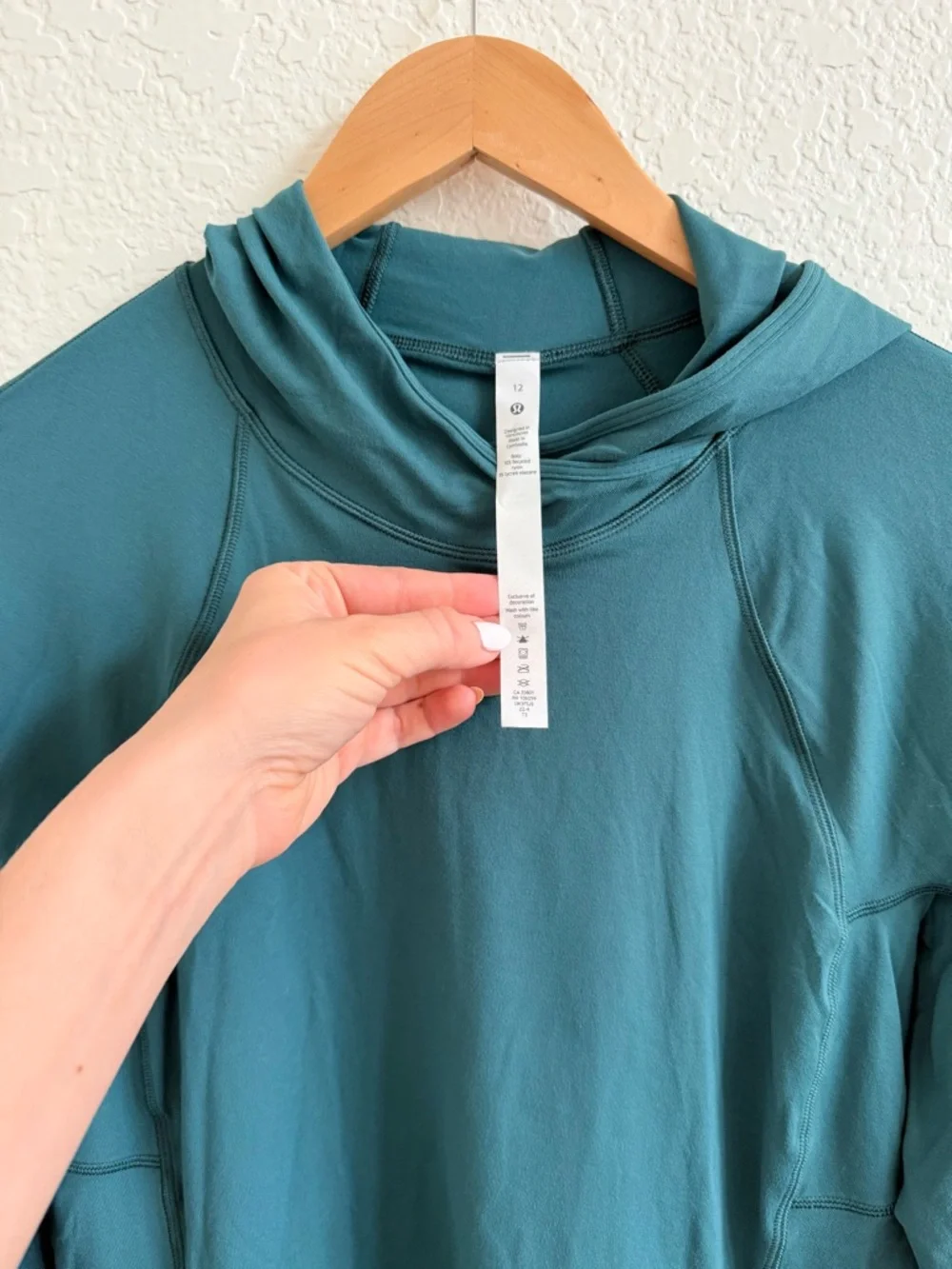 Lululemon it’s Rulu Teal Green Blue Long Sleeve Hooded‎ Top Shirt 12